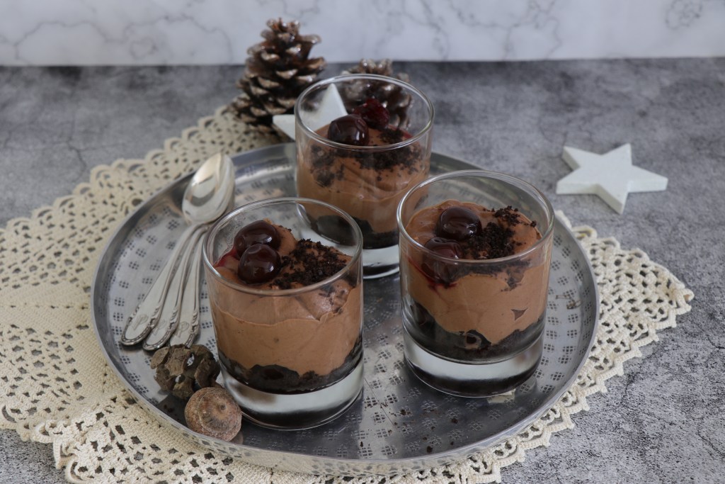 Mokkacreme mit Amarenakirschen - Der Blog über Backen, Kochen, Wein und ...